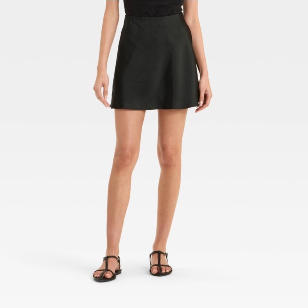 NWOT Satin mini skirt